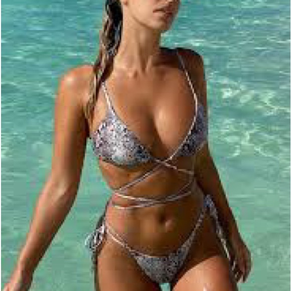 Monday swim 2 piece in snake - Picture 4 of 7